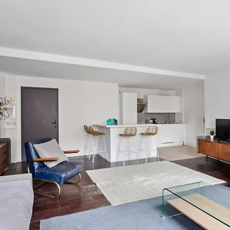 Modern & Cosy 1 Bedroom In Apartment